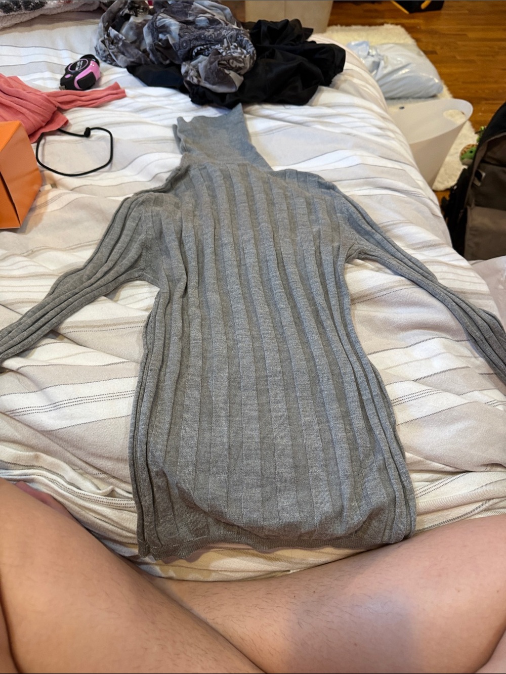 BCBGMaxAzria Light Gray Ribbed Knit Sweater